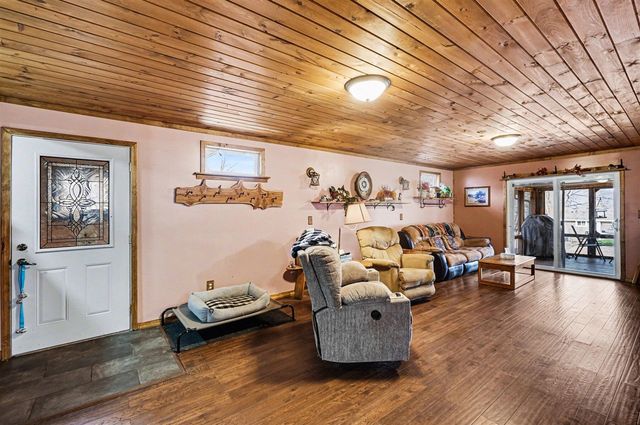 1008 W Grove Street, Greenville, MI 48838