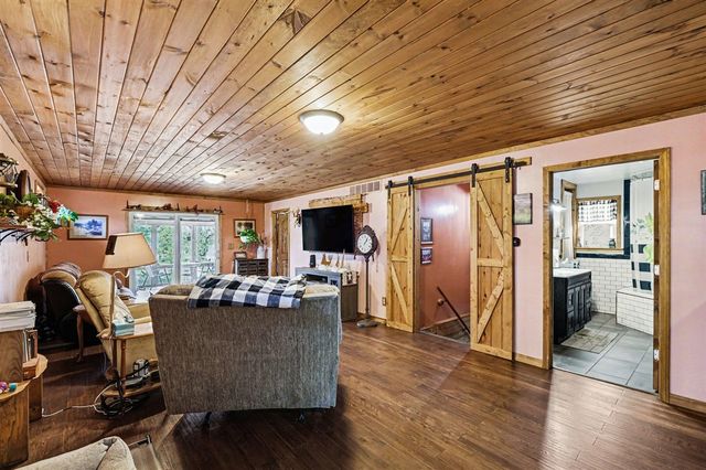 1008 W Grove Street, Greenville, MI 48838