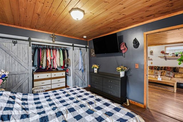 1008 W Grove Street, Greenville, MI 48838