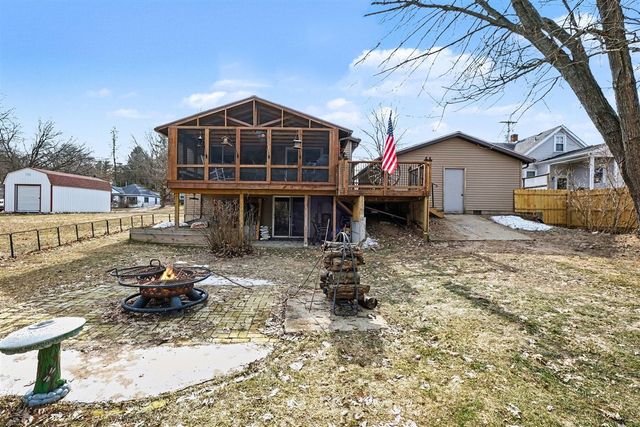 1008 W Grove Street, Greenville, MI 48838