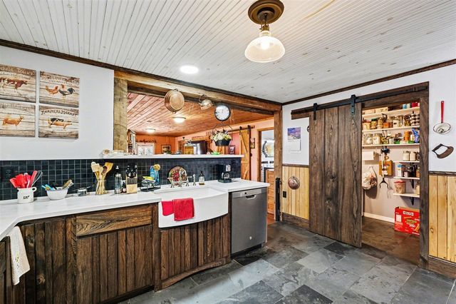 1008 W Grove Street, Greenville, MI 48838