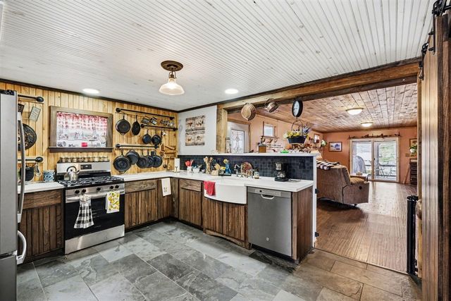 1008 W Grove Street, Greenville, MI 48838