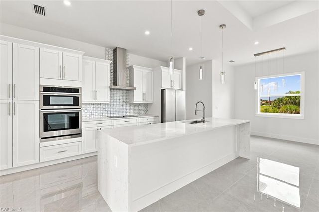 1120 32nd LN, Cape Coral, FL 33909