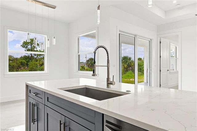 1120 32nd LN, Cape Coral, FL 33909