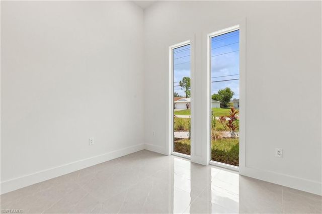 1120 32nd LN, Cape Coral, FL 33909