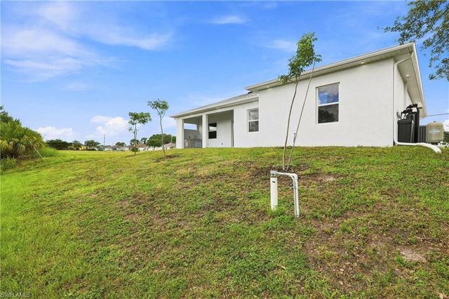 1120 32nd LN, Cape Coral, FL 33909