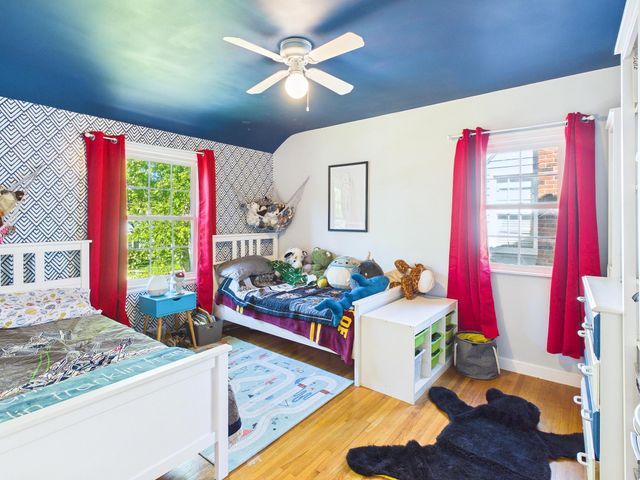 674 Montana Avenue E, Saint Paul, MN 55106