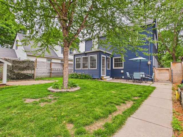 674 Montana Avenue E, Saint Paul, MN 55106
