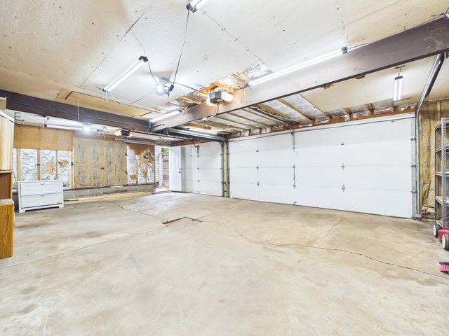 674 Montana Avenue E, Saint Paul, MN 55106