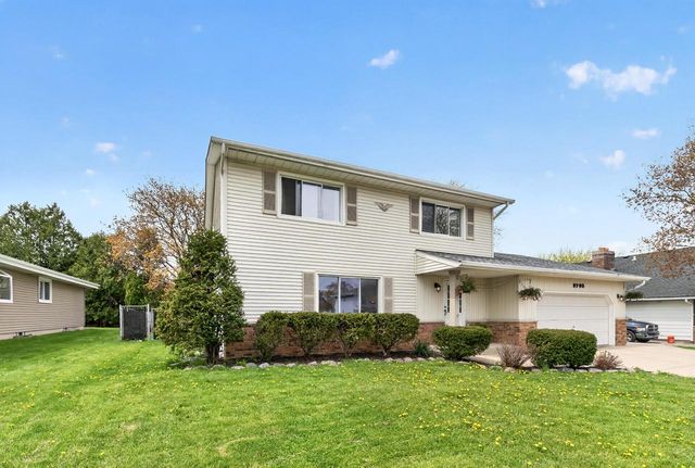 9705 S Veronica DRIVE, Oak Creek, WI 53154