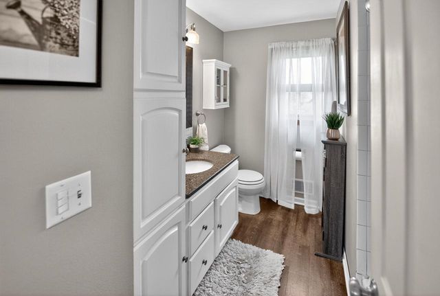 9705 S Veronica DRIVE, Oak Creek, WI 53154