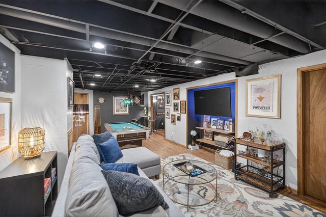 9705 S Veronica DRIVE, Oak Creek, WI 53154