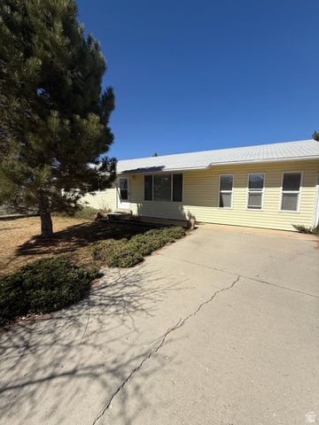 591 E 300 S, Mt Pleasant, UT 84647