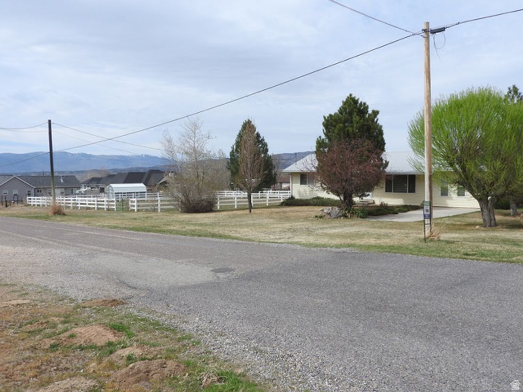 591 E 300 S, Mt Pleasant, UT 84647