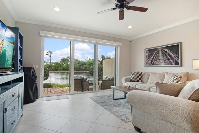 638 SW Glen Crest Way, Stuart, FL 34997