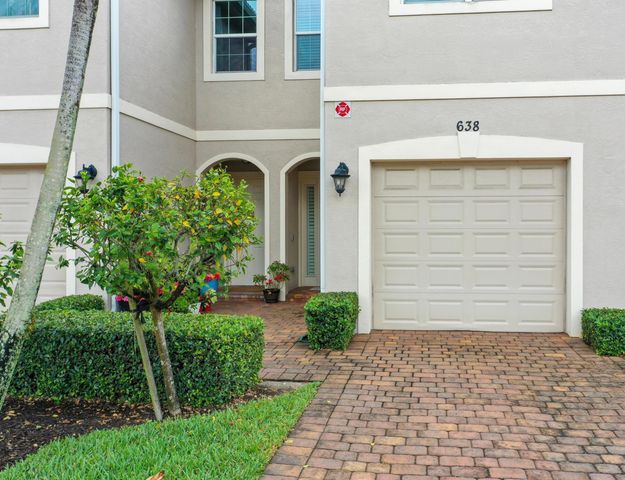 638 SW Glen Crest Way, Stuart, FL 34997