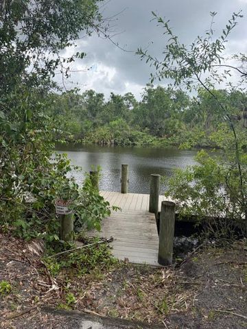 638 SW Glen Crest Way, Stuart, FL 34997