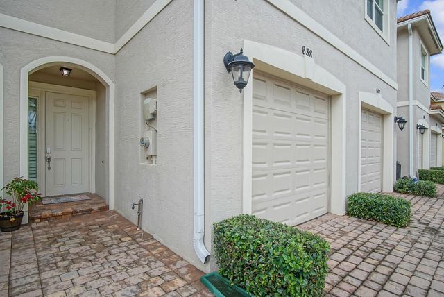 638 SW Glen Crest Way, Stuart, FL 34997