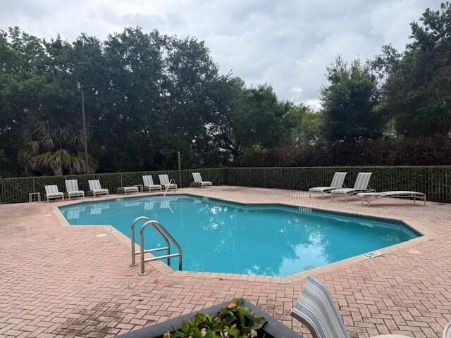 638 SW Glen Crest Way, Stuart, FL 34997