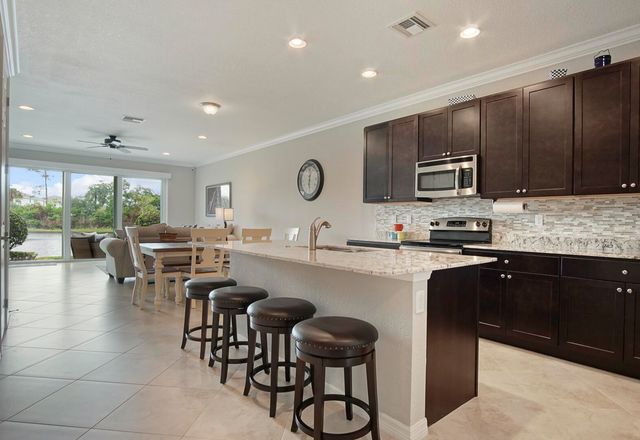 638 SW Glen Crest Way, Stuart, FL 34997