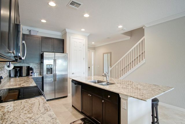 638 SW Glen Crest Way, Stuart, FL 34997