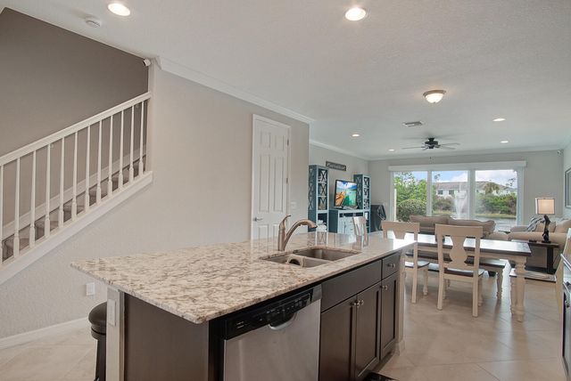638 SW Glen Crest Way, Stuart, FL 34997