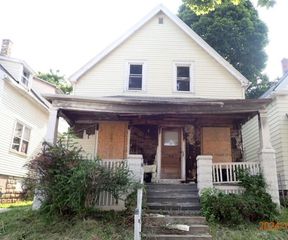 2922 N 17th STREET, Milwaukee, WI 53206