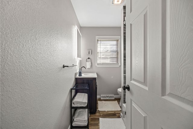 401 W Mulberry Street, Rogers, AR 72756