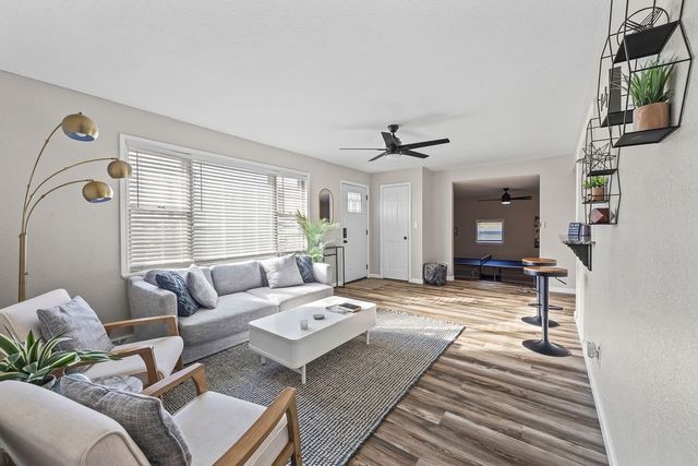 401 W Mulberry Street, Rogers, AR 72756