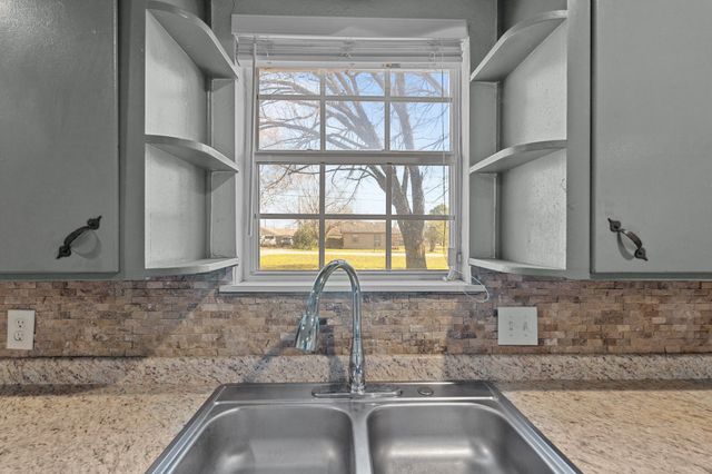 832 N Main Street, Springtown, TX 76082