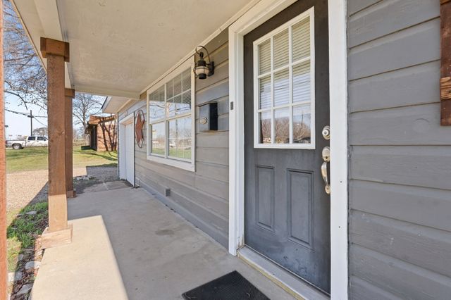 832 N Main Street, Springtown, TX 76082