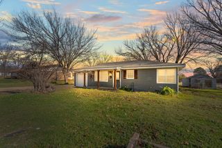 832 N Main Street, Springtown, TX 76082