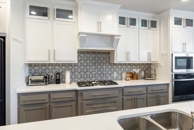 1215 Hummingbird Dr, Cache, OK 73527
