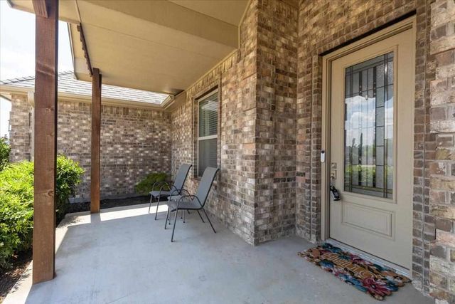1215 Hummingbird Dr, Cache, OK 73527