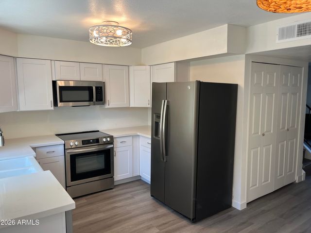 4901 E KELTON Lane 1064, Scottsdale, AZ 85254