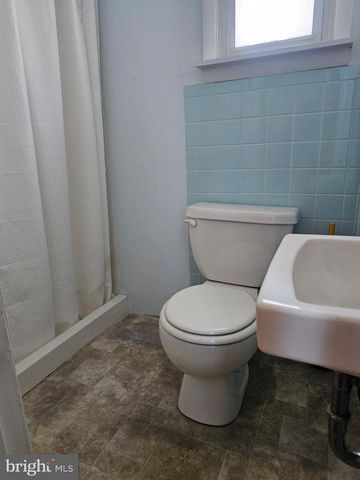 1261 N TUCKAHOE RD, Williamstown, NJ 08094