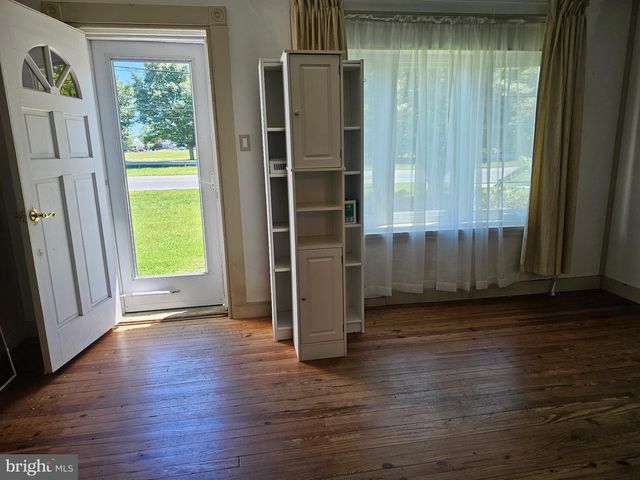1261 N TUCKAHOE RD, Williamstown, NJ 08094