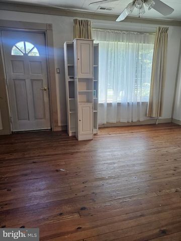 1261 N TUCKAHOE RD, Williamstown, NJ 08094