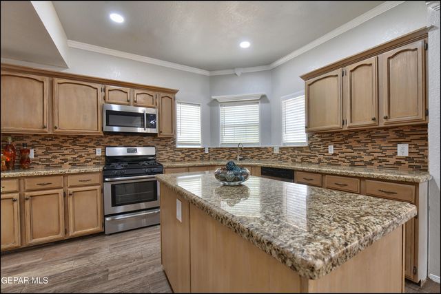 1909 POLLY HARRIS Drive, El Paso, TX 79936
