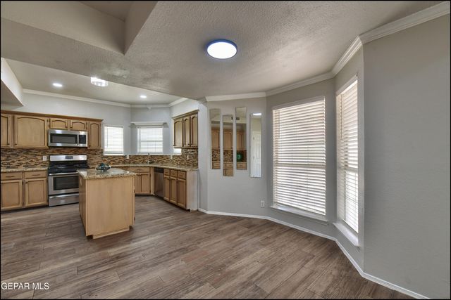 1909 POLLY HARRIS Drive, El Paso, TX 79936