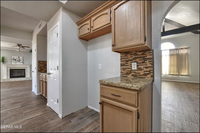 1909 POLLY HARRIS Drive, El Paso, TX 79936