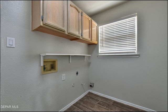 1909 POLLY HARRIS Drive, El Paso, TX 79936