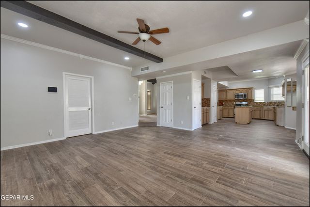 1909 POLLY HARRIS Drive, El Paso, TX 79936