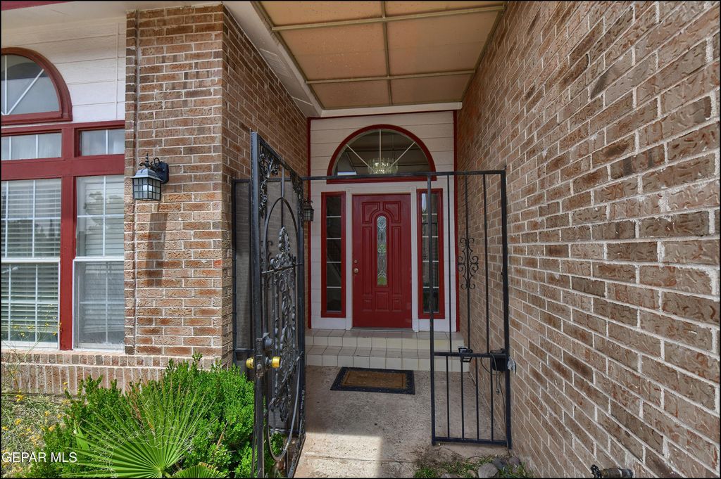 1909 POLLY HARRIS Drive, El Paso, TX 79936