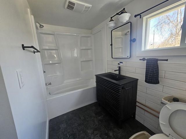 2006 prospect Street, La Crosse, WI 54603