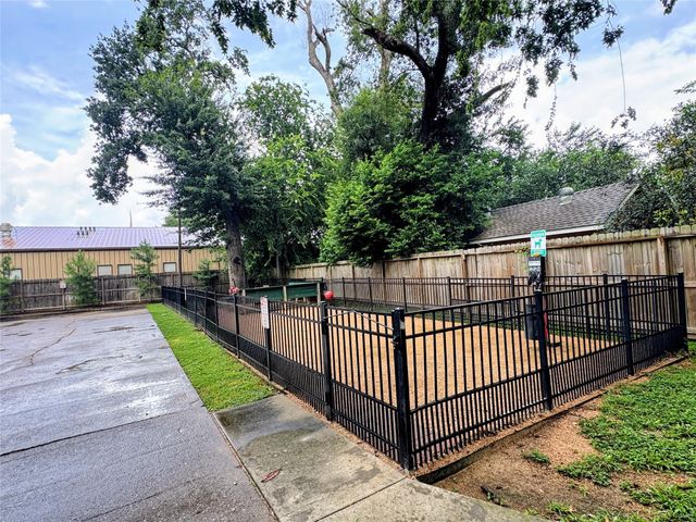 5001 Lamonte Lane 101, Houston, TX 77092