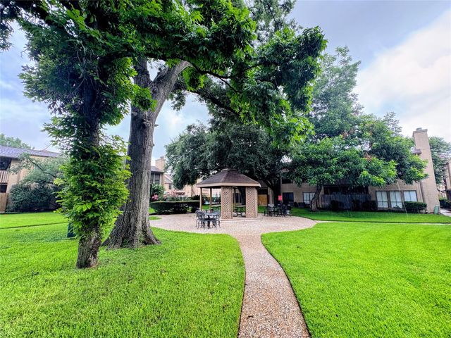 5001 Lamonte Lane 101, Houston, TX 77092