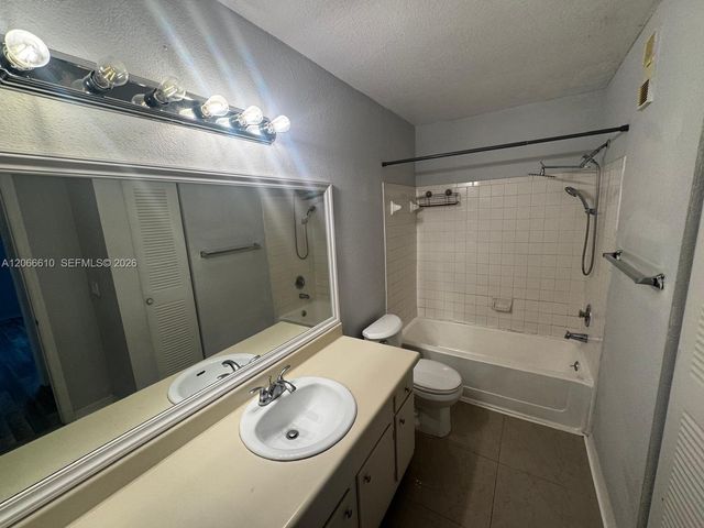 3360 N Pinewalk Drive N 1324, Margate, FL 33063