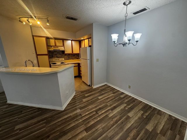 3360 N Pinewalk Drive N 1324, Margate, FL 33063