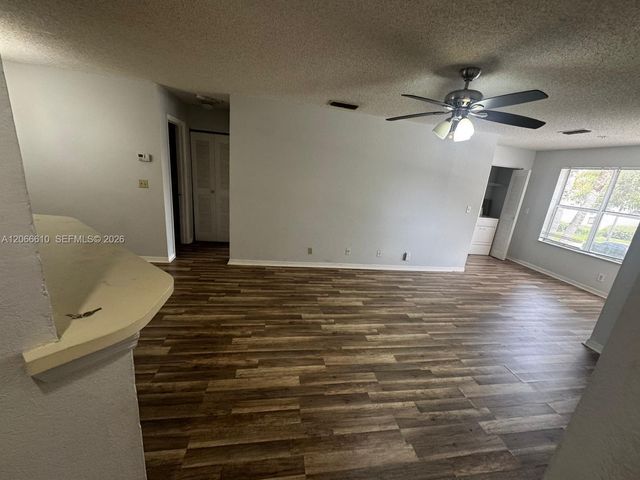 3360 N Pinewalk Drive N 1324, Margate, FL 33063